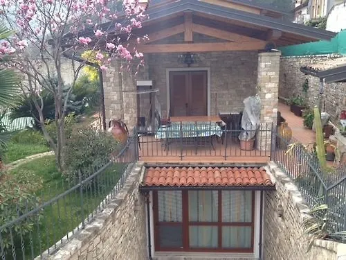 ** Bed & Breakfast B&B Villa Fior Di Loto Limone sul Garda Italy