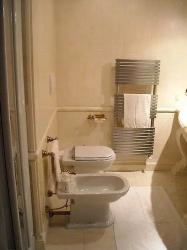 ** לינה וארוחת בוקר לימונה סול גרדה B&B Villa Fior Di Loto איטליה